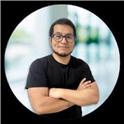 Geduldiger und flexibler Spanisch-Tutor für alle Niveaus.